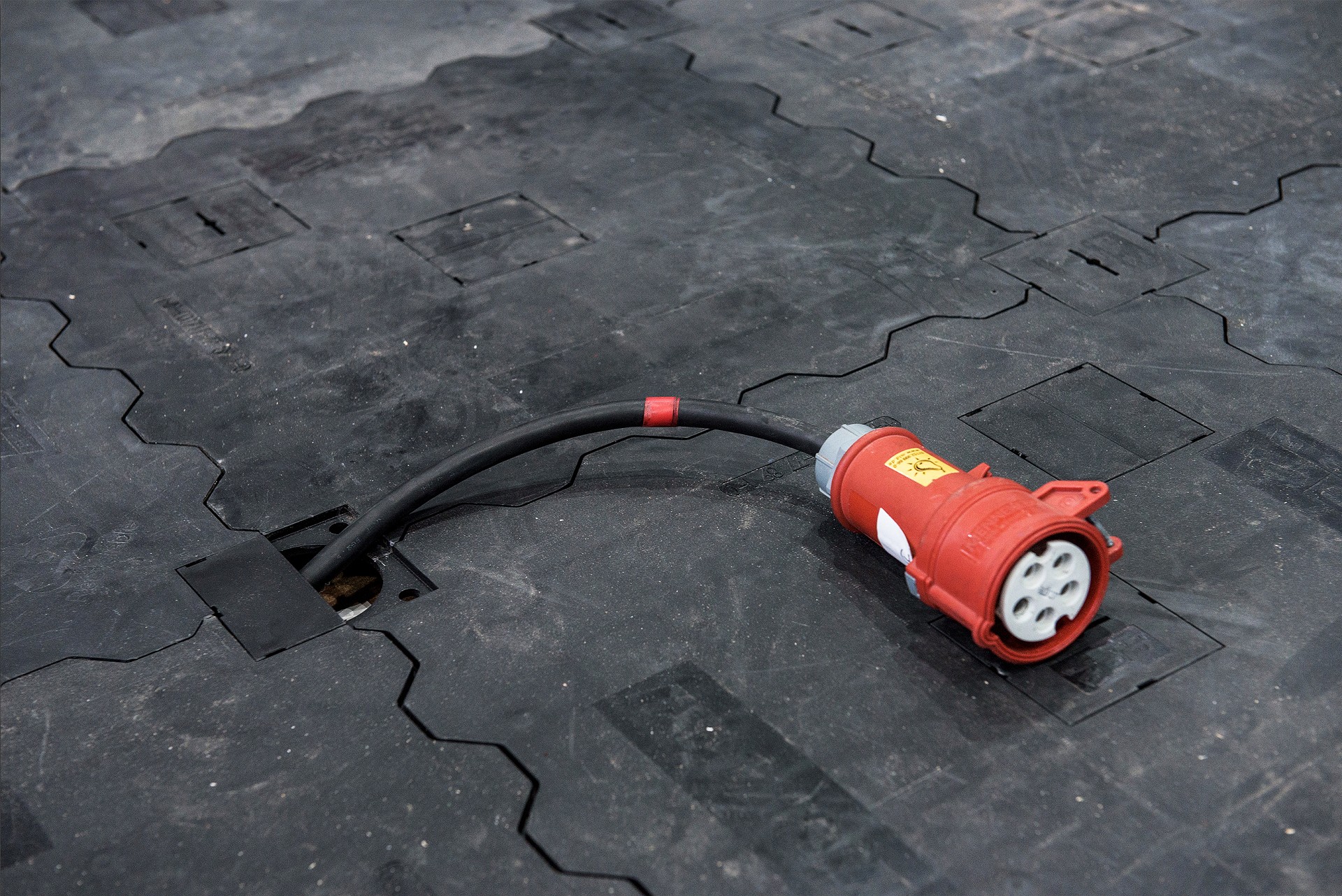 Mobiler Messeboden ECOfloor Kabelauslass