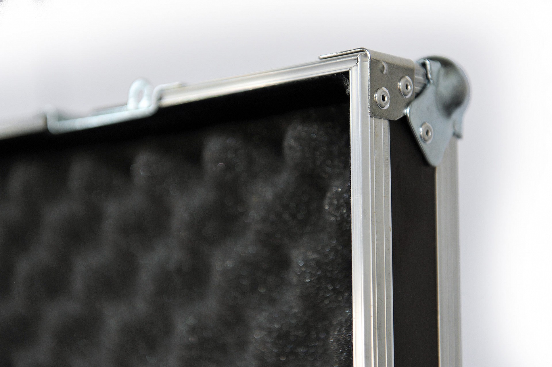 Transportkiste Detail Deckel Innen Transportkiste Detail Deckel Innen Flightcase