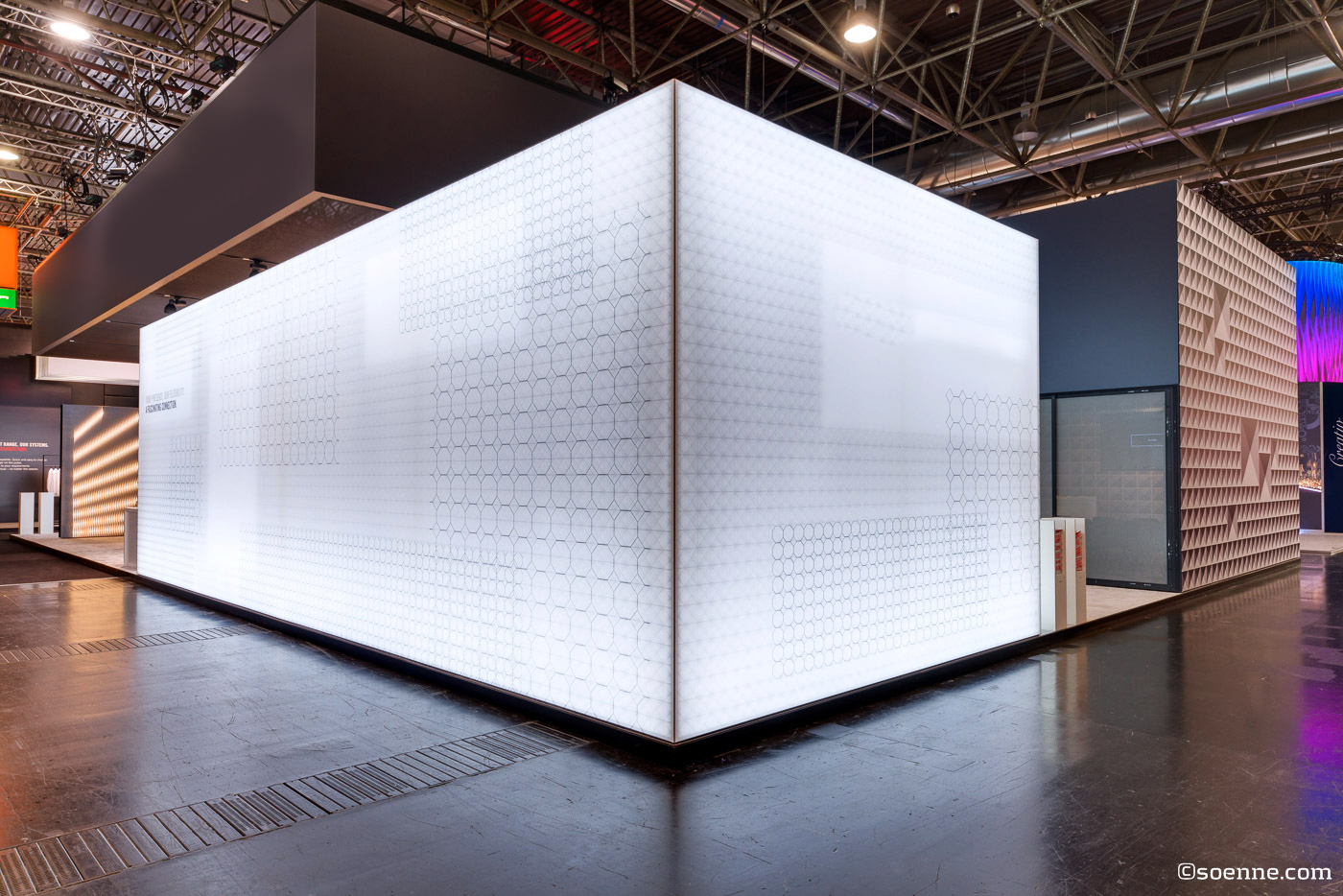 LED Messestand hinterleuchtet