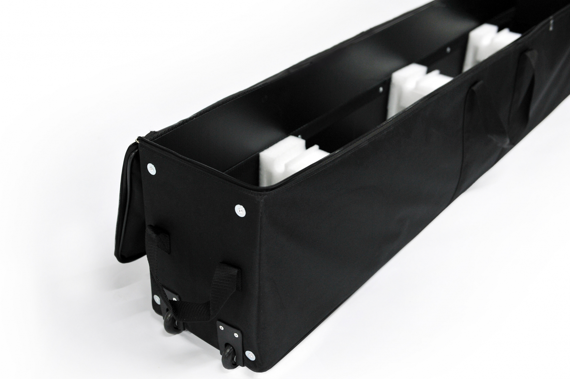 Transporttasche geöffnet Transporttasche geöffnet für mobile Messebausysteme